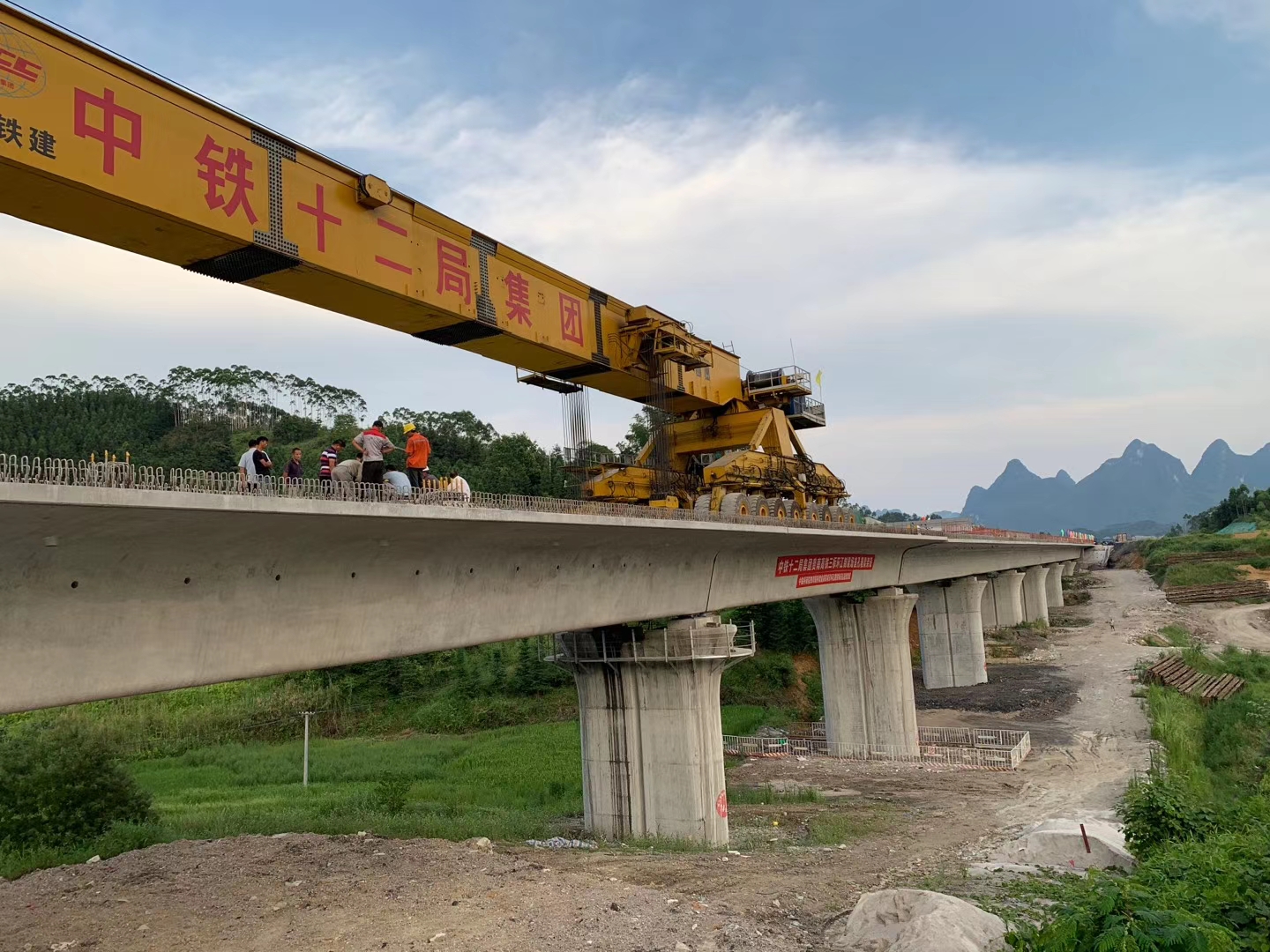 黔江预应力加固在公路桥梁施工应用